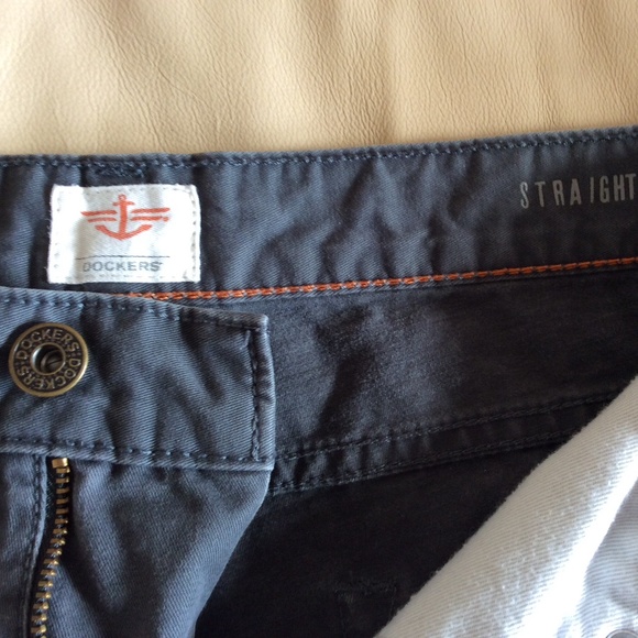 Men’s Gray Dockers Jeans | Straight Fit | Size 34 - Picture 3 of 13